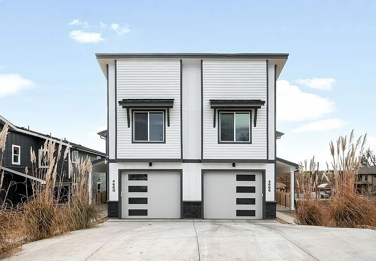 4656 W 9th Ave — Photo 1