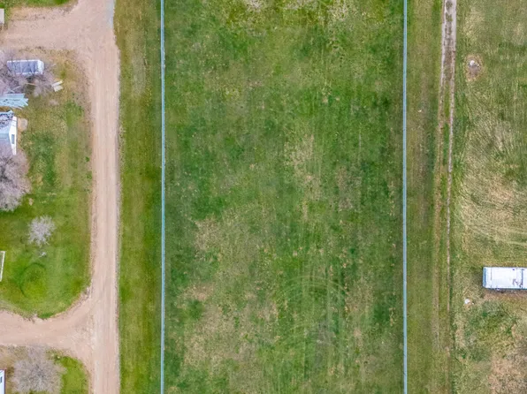 New York St N, Chinook, MT 59523