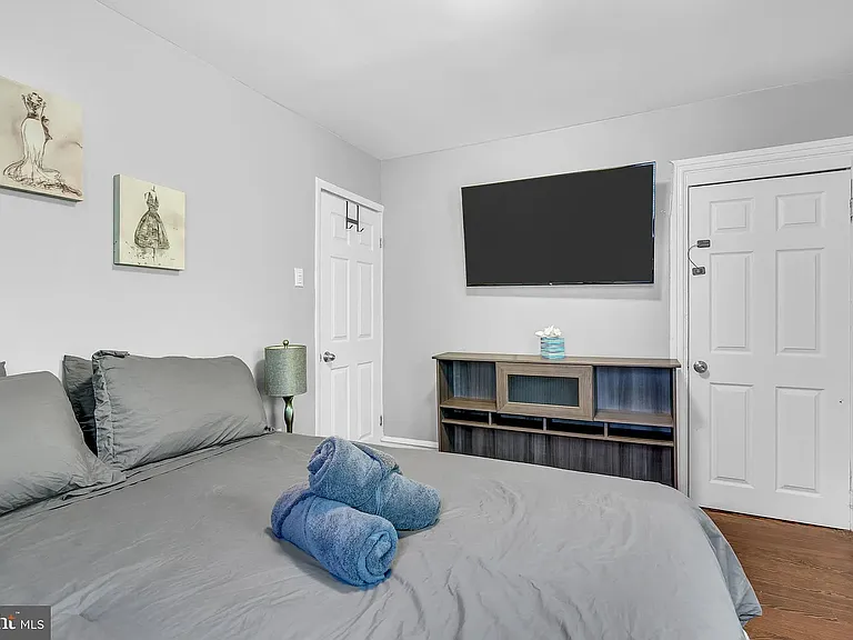 905 W Marshall St #2 — Photo 25