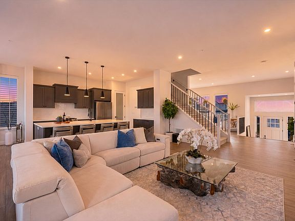 4th image of 11092 Harris Dr