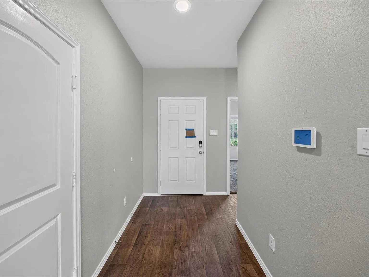 4 bed, 3.0 bath, 2524 sqft, $2,299 — Photo 4