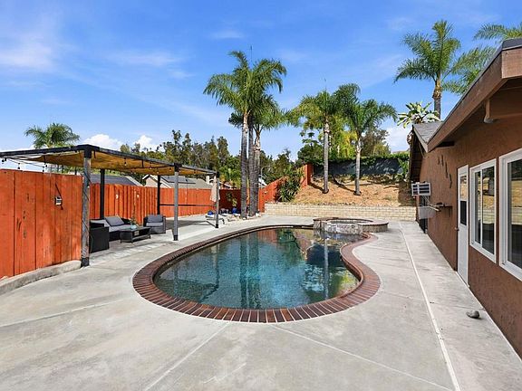 3rd image of 12661 Ridgeton Dr