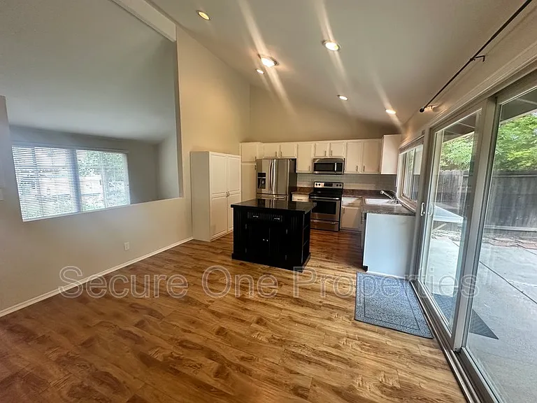 29362 Hillrise Dr — Photo 8