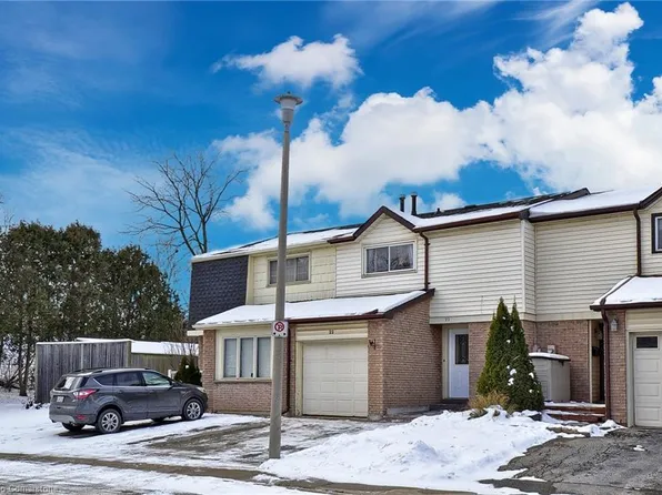 22 Westmount Mews, Cambridge, ON N1S 4J1