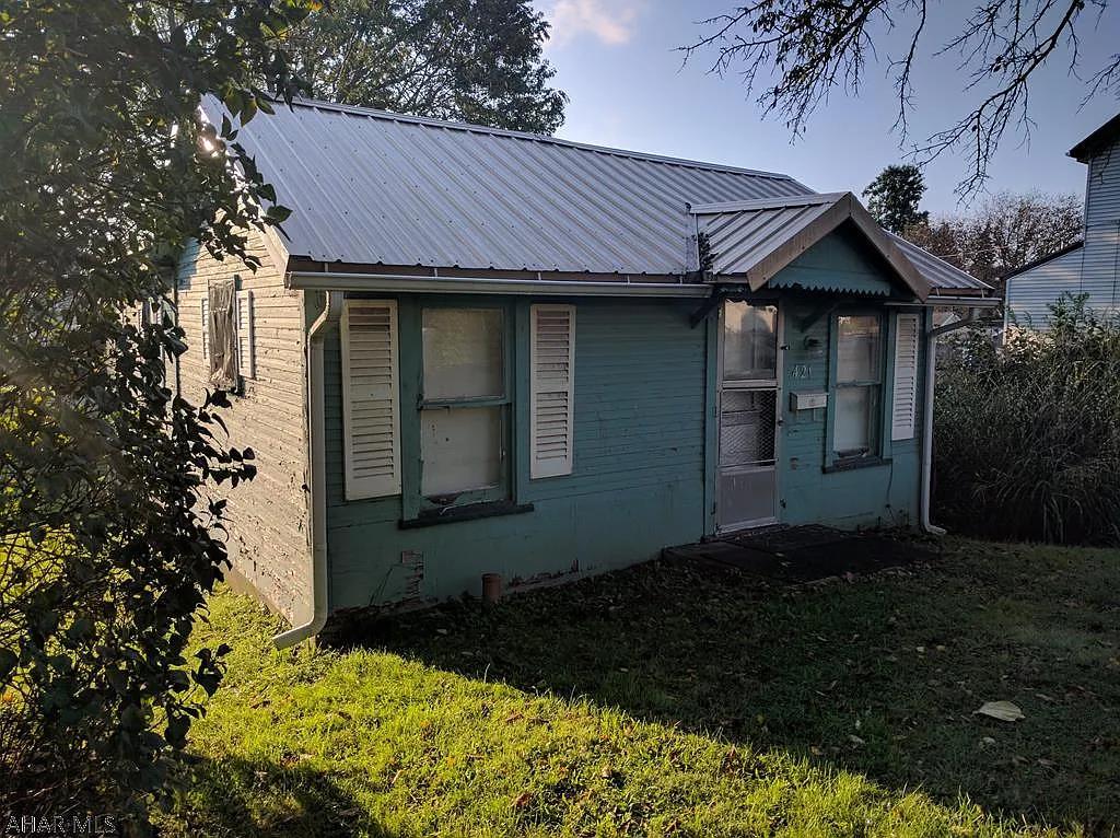 421 E Grant Ave photo 1