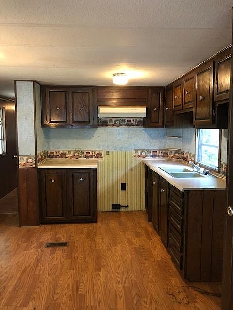 1st image of 7166 Mentor Ave #32