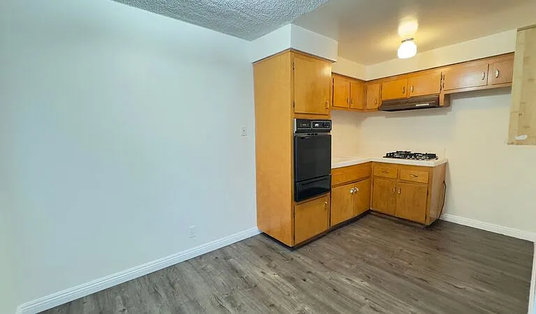 325 N Glendora Ave #3 — Photo 4