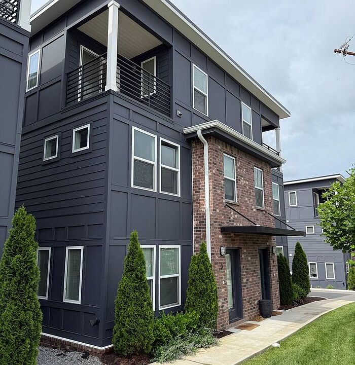 1st image of 102 Duke St #3