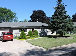 W172N9435 Shady Ln, Menomonee Falls, WI 53051