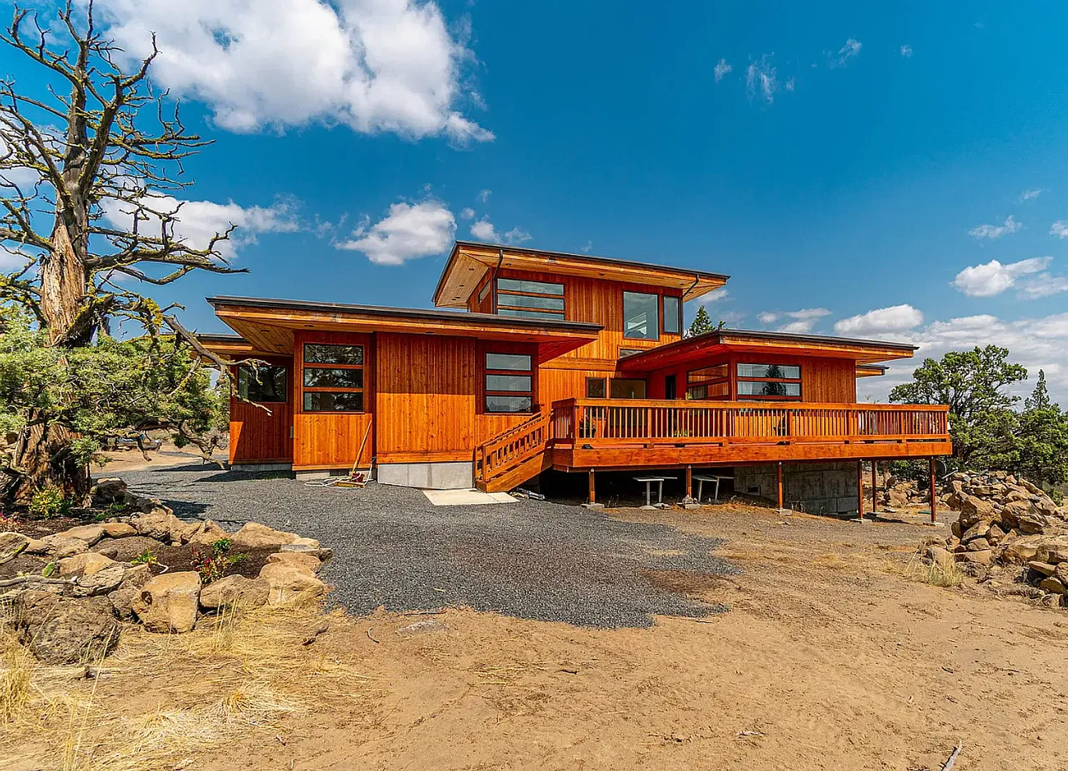 Stunning 4 Bed/3.5 Bath on 4.39 Acre Lot-76th Street — Photo 2