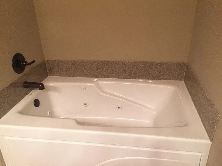 514 Sceptre Dr — Photo 12