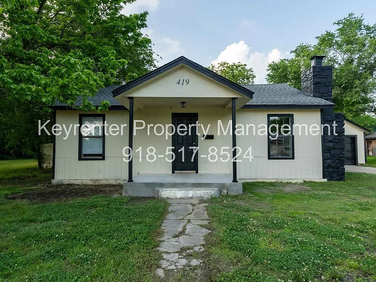 419 E Pine St — Photo 1