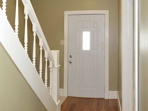 4th image of 5027 Emmet St