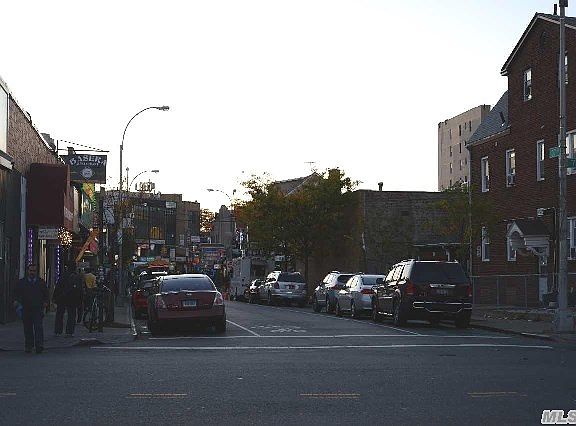 4th image of 3756 75th St