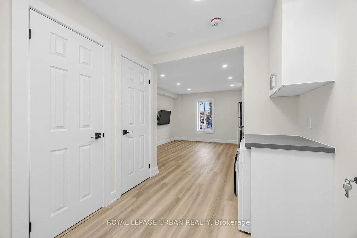 Building Photo - 851 Danforth Ave #A