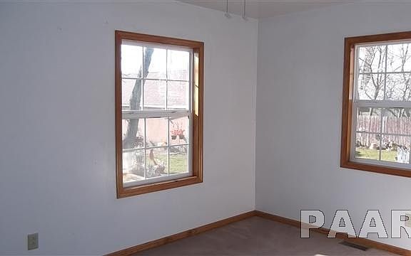 5th image of 3132 W Augustana St