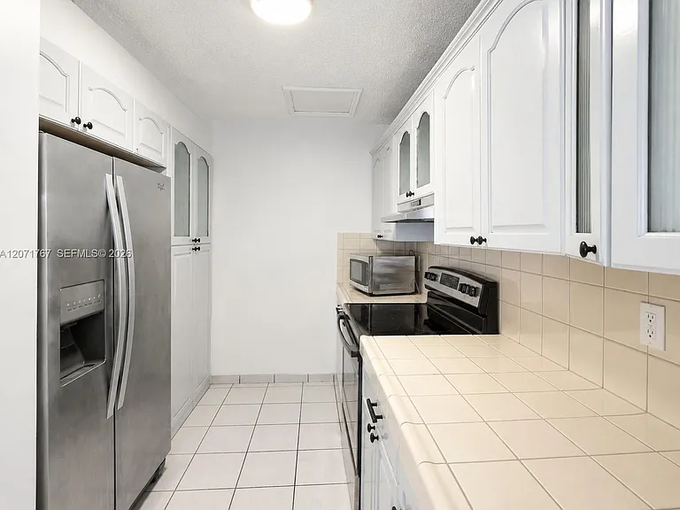 6605 W 26th Dr #2418 — Photo 3