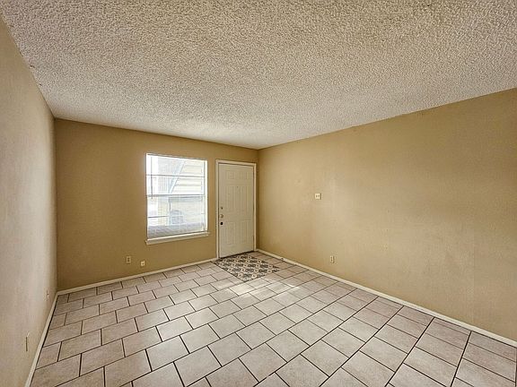 2nd image of 1305 Quail Cir APT B