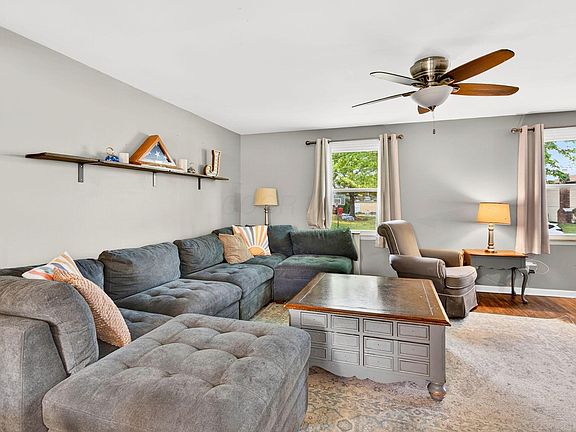 5th image of 533 Glenmont Dr