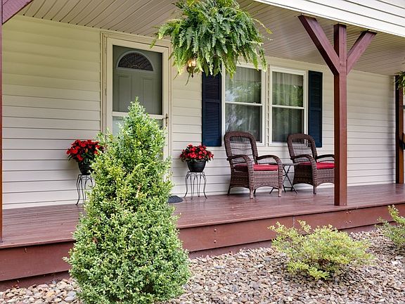 3rd image of 4020 Orchard Dr