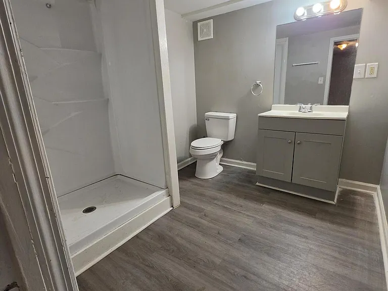 229 Newcastle Ct — Photo 12