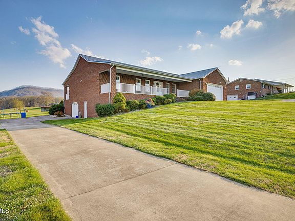 5th image of 300 Riverview Dr