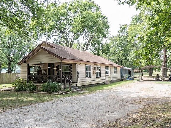 3rd image of 4041 County Road 3745 St