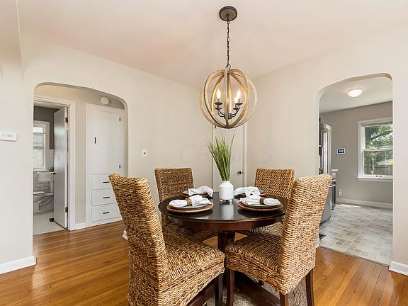 3rd image of 53 E Jeffrey Pl
