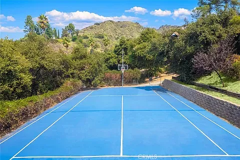 1770 Mountain Ln — Photo 5