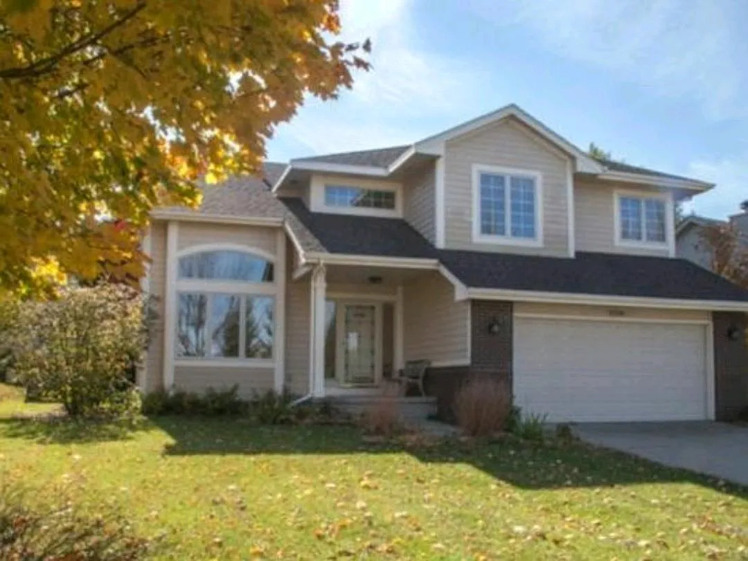 Photo 1 of 11 - Long Meadow Dr - Johnston, IA beautifull home - Long Meadow Dr