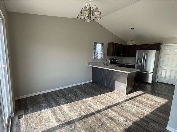 3rd image of 2901 E Barbara Ln
