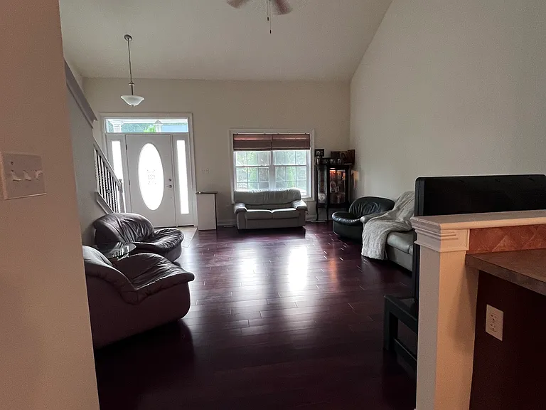 11 Peace Ln — Photo 3