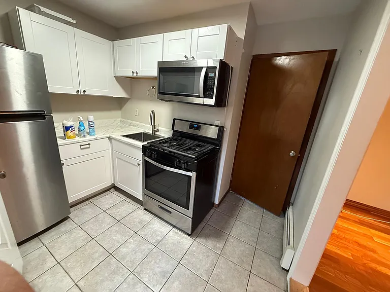 Dorn Pl — Photo 1