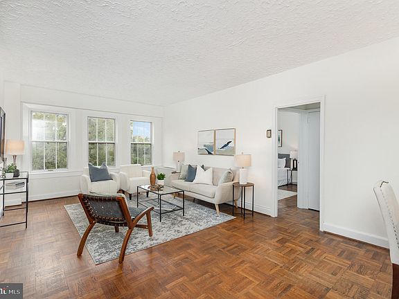 3rd image of 3901 Cathedral Ave NW #419