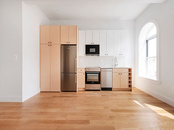 5th image of 183 Guernsey St #4F