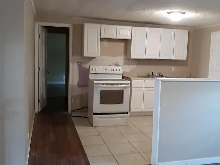 535 McDonald Ave #B — Photo 6