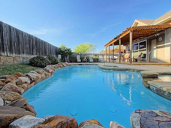 4th image of 7017 Hillshire Ln