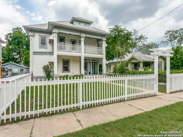 120 HALLIDAY AVE, San Antonio, TX 78210