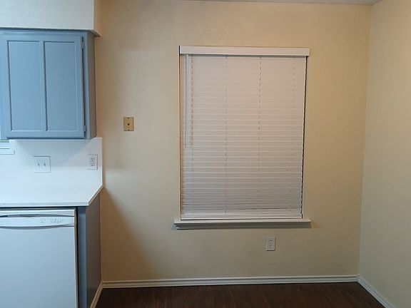 4th image of 248 Market St APT H