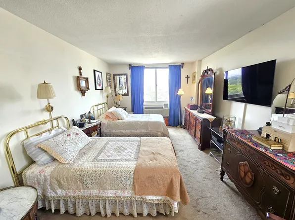 118-17 Union Turnpike image 11 of 24