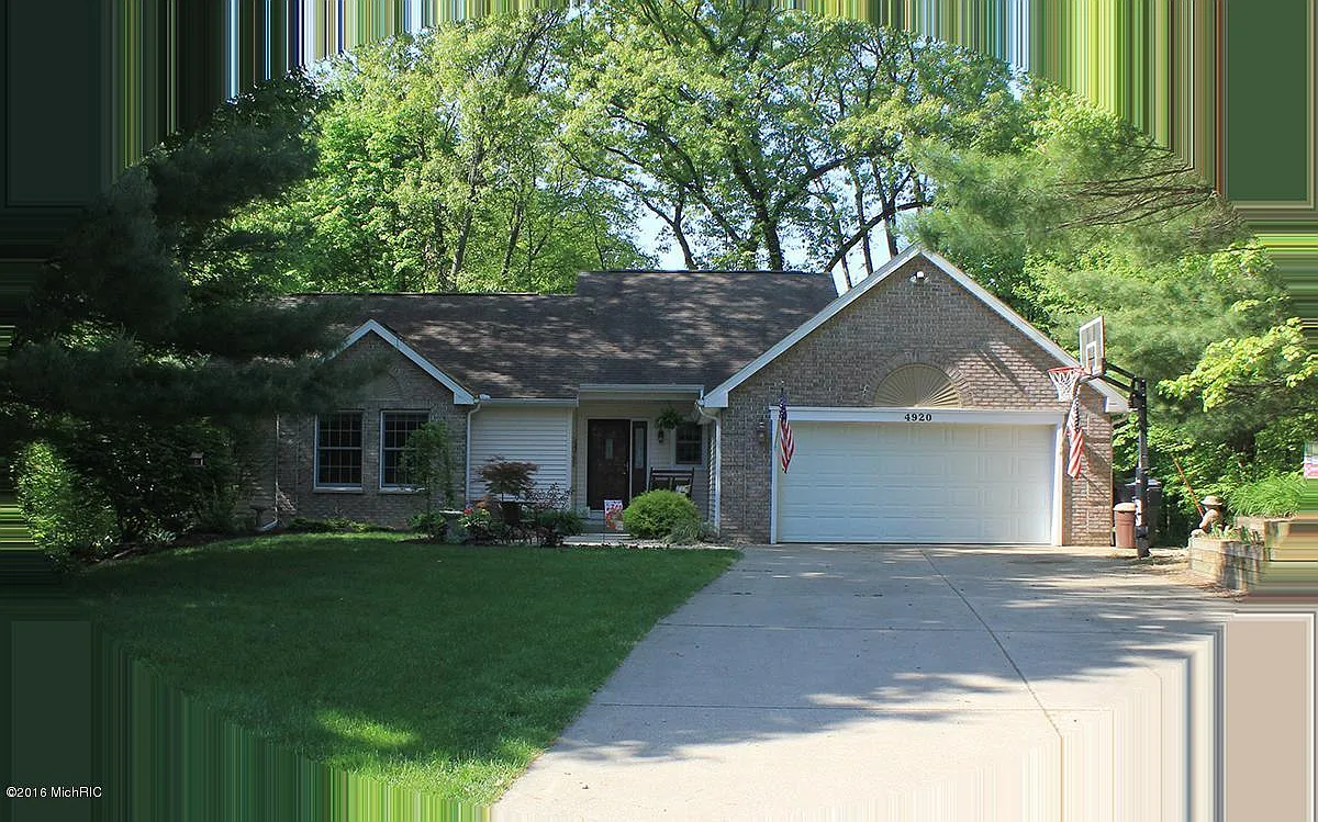 4920 Forest Creek Dr photo 1