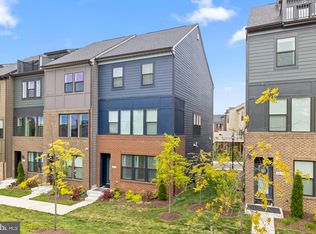 4833 Vista Glen Ln, Lanham, MD 20706