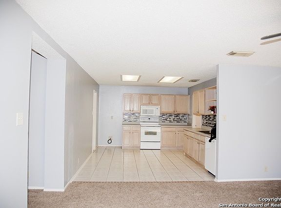 3rd image of 12726 Huntsman View Dr