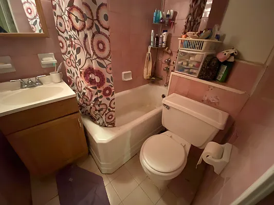 Rented by Voro, LLC | media 8