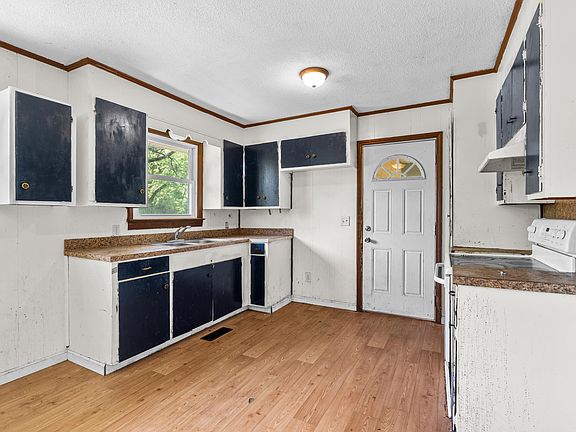 4th image of 1006 Plowden Mill Rd