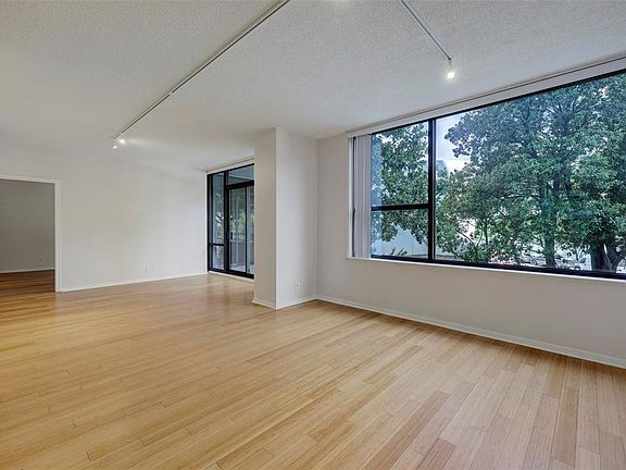 4th image of 14 Greenway Plz Unit 2L