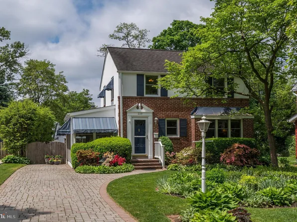 229 Burrwood Ave, Haddon Township, NJ 08108