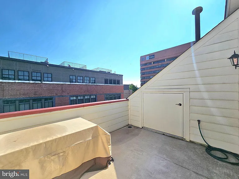 315 Hearthstone Mews — Photo 33