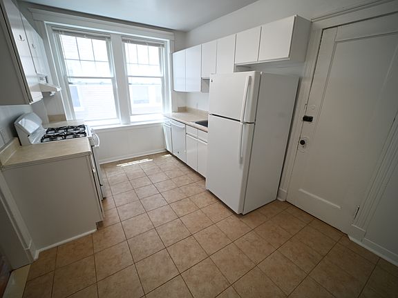 5th image of 115 Kilsyth Rd APT 2