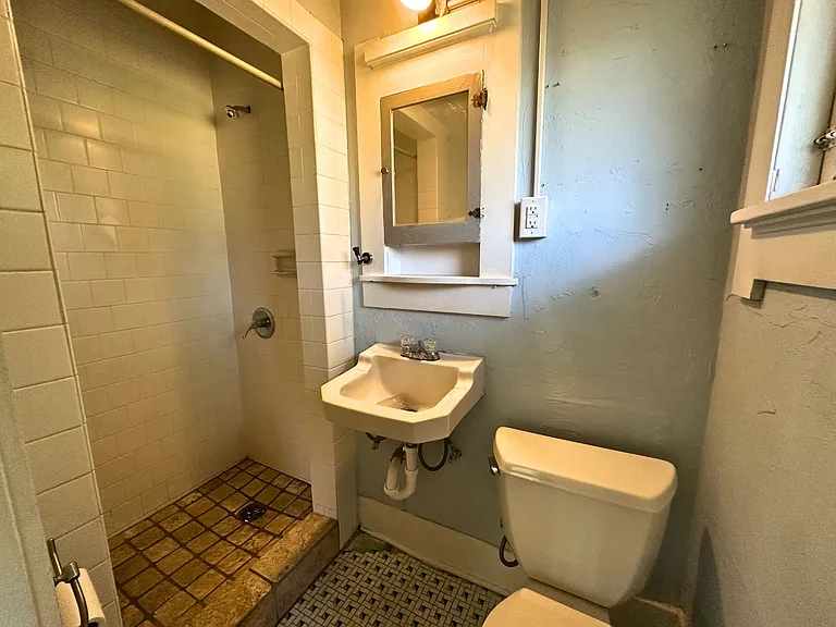 2224 NW 16th St #B — Photo 12